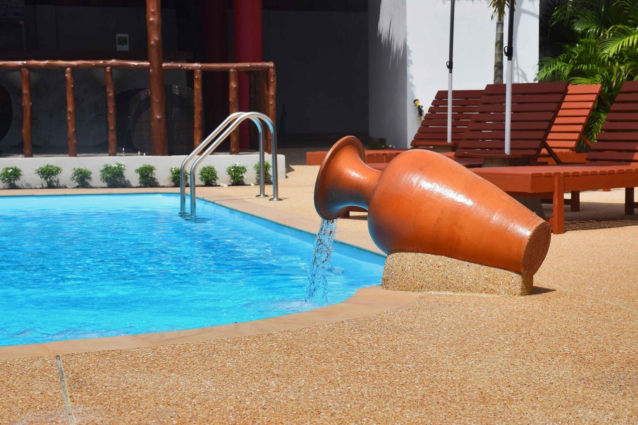 Vivi Bungalows Resort Nai Harn Ngoại thất bức ảnh
